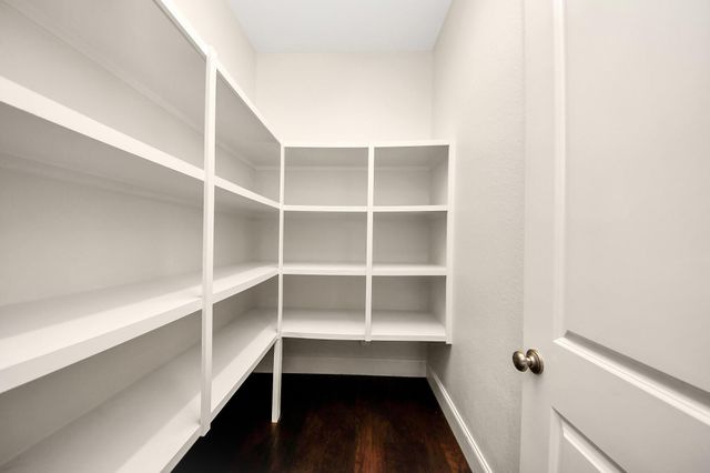 9814 Carver Drive, Rosharon, TX 77583