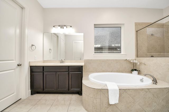 9814 Carver Drive, Rosharon, TX 77583