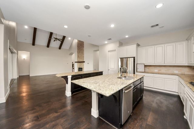 9814 Carver Drive, Rosharon, TX 77583