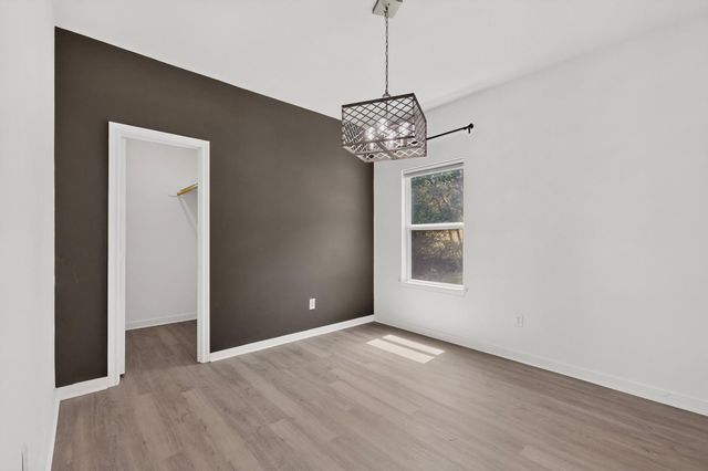 212 Kipahulu DR, Bastrop, TX 78602