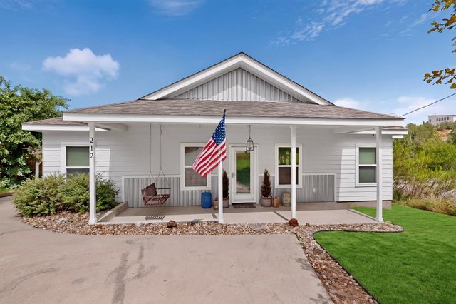 212 Kipahulu DR, Bastrop, TX 78602