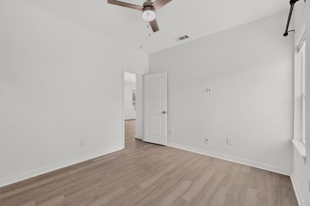 212 Kipahulu DR, Bastrop, TX 78602