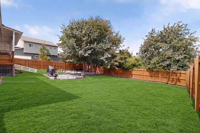 212 Kipahulu DR, Bastrop, TX 78602