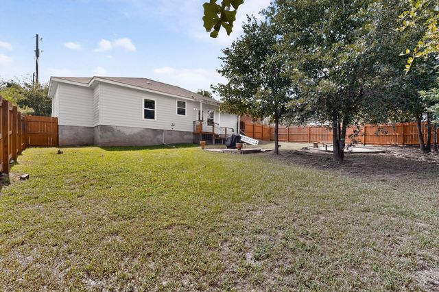 212 Kipahulu DR, Bastrop, TX 78602