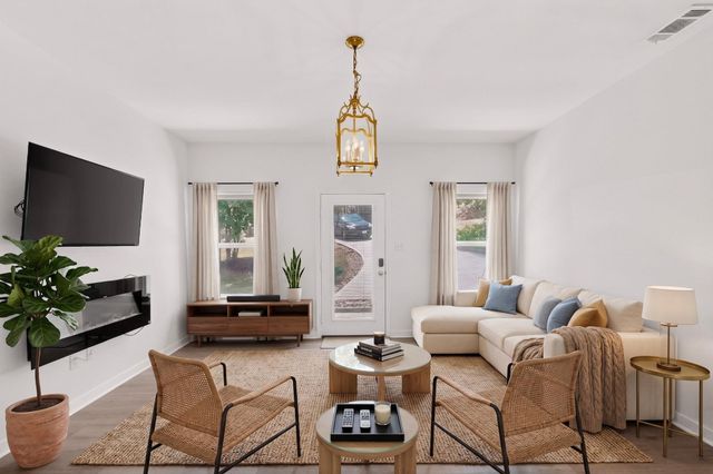 212 Kipahulu DR, Bastrop, TX 78602