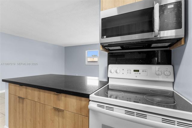 3265 Griffin Rd 206, Dania Beach, FL 33312