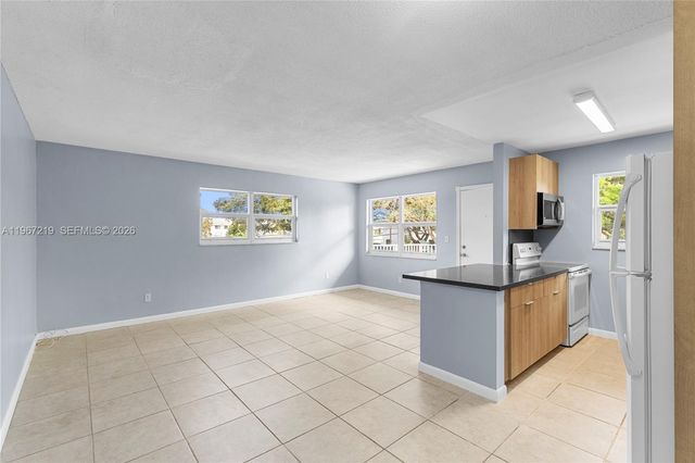 3265 Griffin Rd 206, Dania Beach, FL 33312