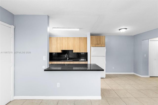 3265 Griffin Rd 206, Dania Beach, FL 33312