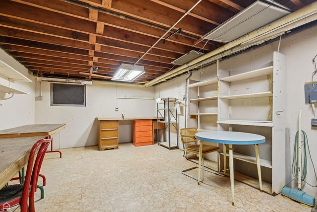 6543 Kolmar Avenue, Lincolnwood, IL 60712