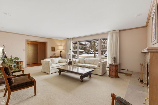 6543 Kolmar Avenue, Lincolnwood, IL 60712