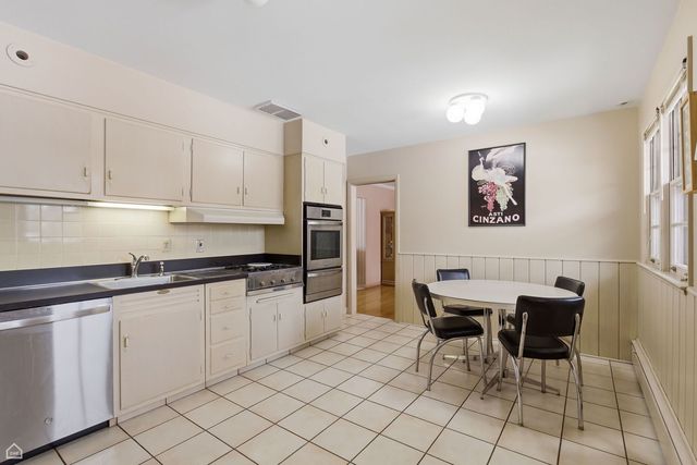 6543 Kolmar Avenue, Lincolnwood, IL 60712