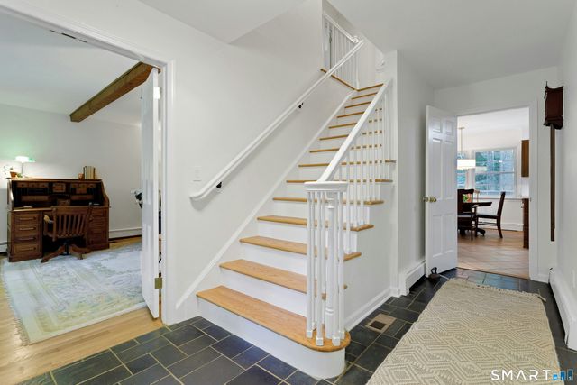 8 Mountain Trail, Stamford, CT 06903
