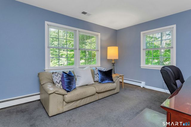 8 Mountain Trail, Stamford, CT 06903