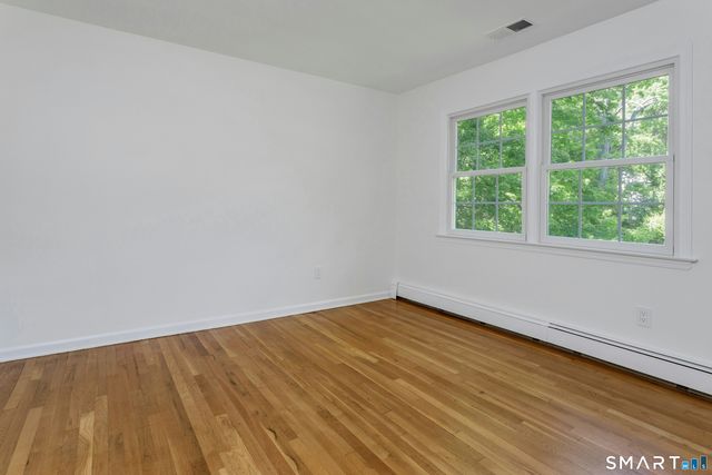 8 Mountain Trail, Stamford, CT 06903