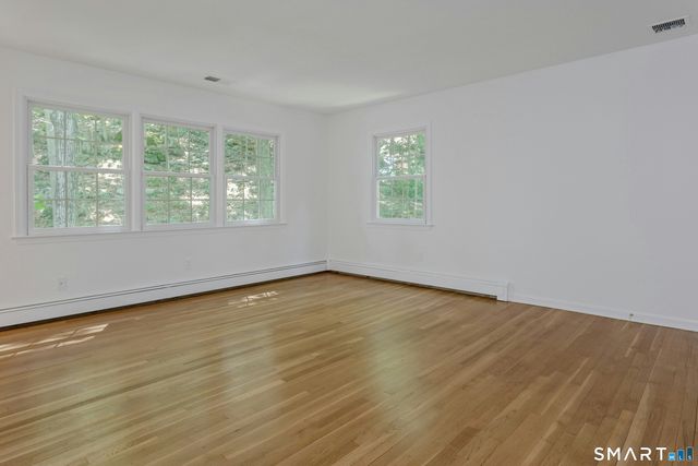 8 Mountain Trail, Stamford, CT 06903