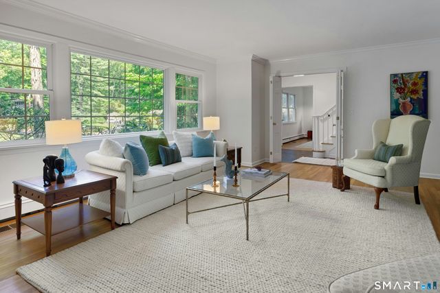 8 Mountain Trail, Stamford, CT 06903