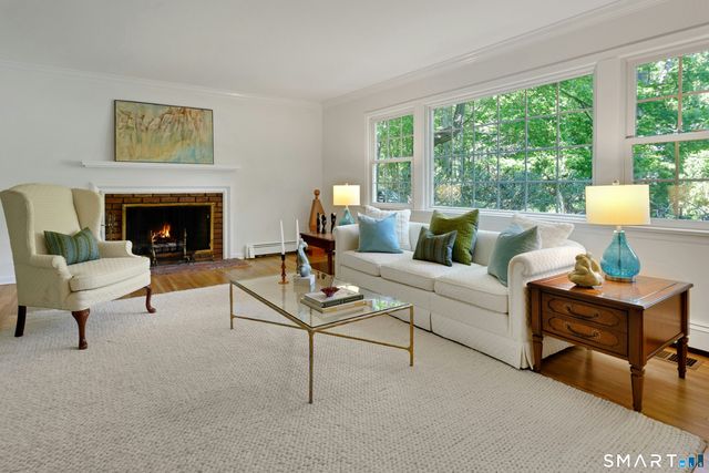 8 Mountain Trail, Stamford, CT 06903