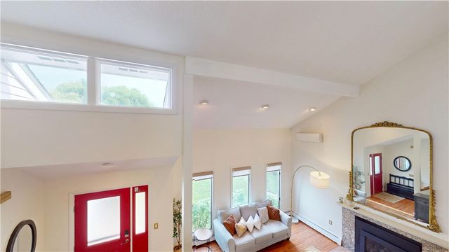 35 Lilly Lane, Narragansett, RI 02882