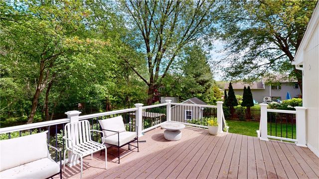 35 Lilly Lane, Narragansett, RI 02882