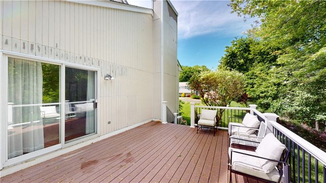35 Lilly Lane, Narragansett, RI 02882