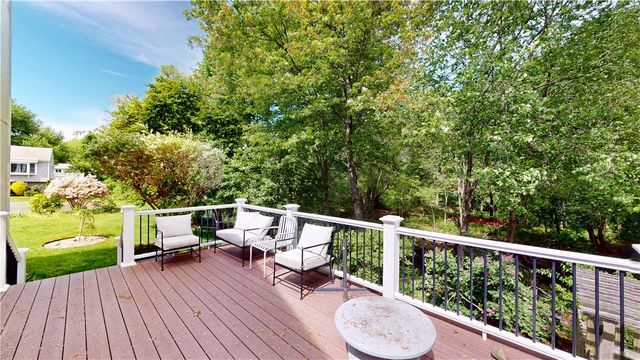 35 Lilly Lane, Narragansett, RI 02882