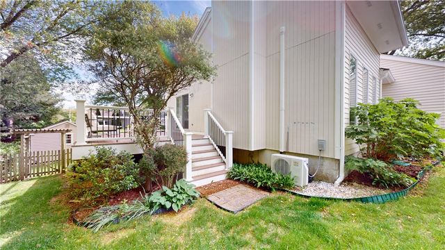 35 Lilly Lane, Narragansett, RI 02882