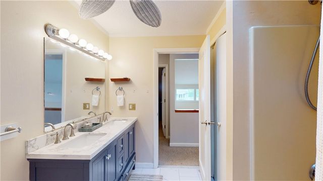 35 Lilly Lane, Narragansett, RI 02882