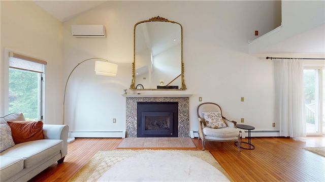 35 Lilly Lane, Narragansett, RI 02882