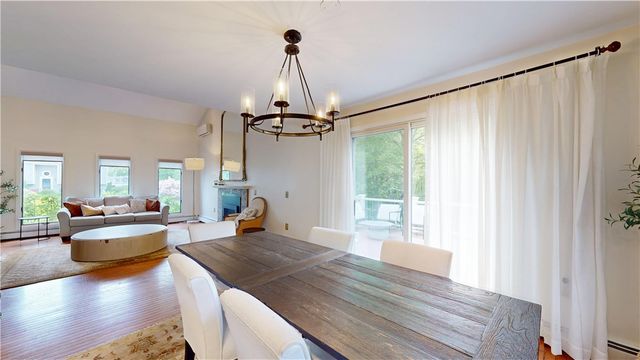 35 Lilly Lane, Narragansett, RI 02882