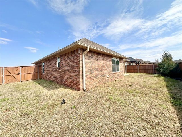 4400 Peach Tree, Shawnee, OK 74804