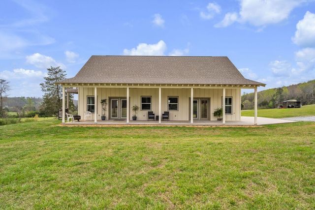 1809 County Road 50, Riceville, TN 37370