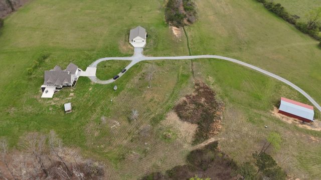 1809 County Road 50, Riceville, TN 37370
