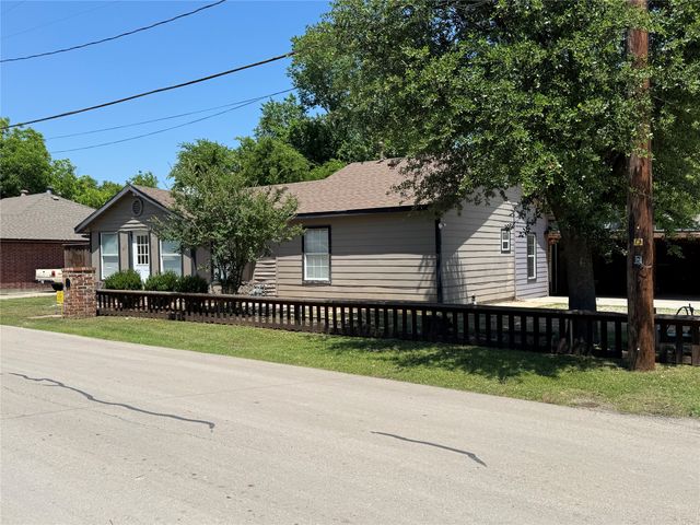 411 Evelyn Street, Mckinney, TX 75069