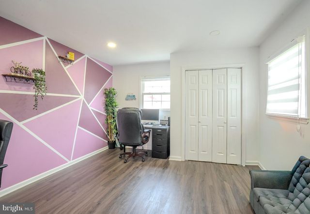 21 PENNINGTON, Colonia, NJ 07067