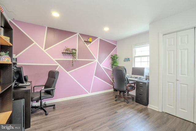 21 PENNINGTON, Colonia, NJ 07067