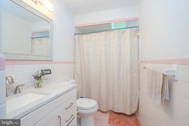 21 PENNINGTON, Colonia, NJ 07067
