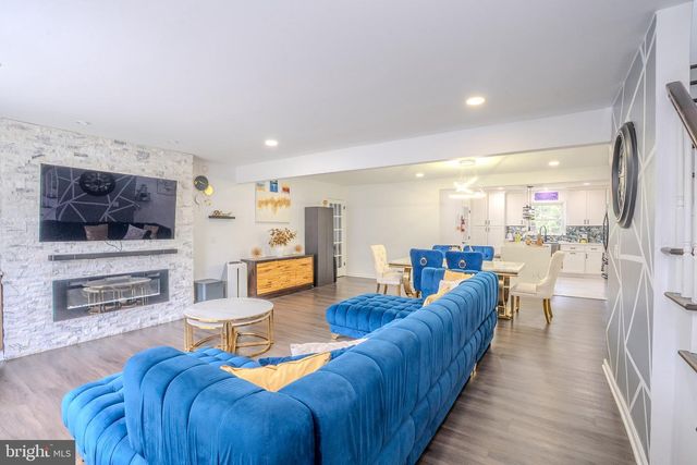 21 PENNINGTON, Colonia, NJ 07067