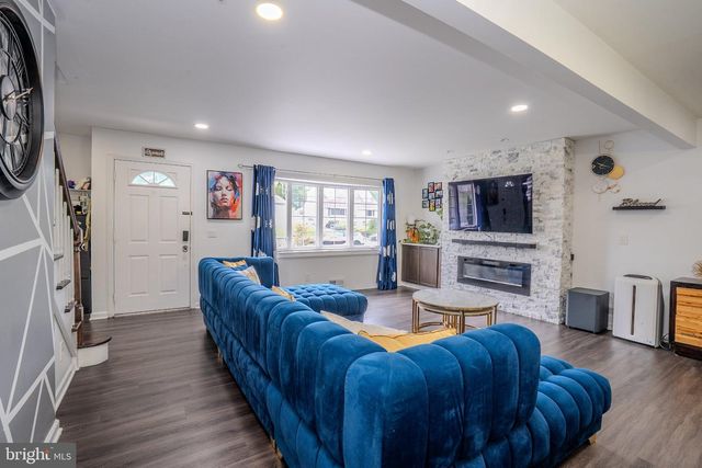 21 PENNINGTON, Colonia, NJ 07067