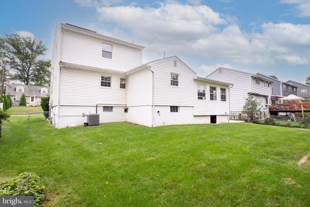 21 PENNINGTON, Colonia, NJ 07067
