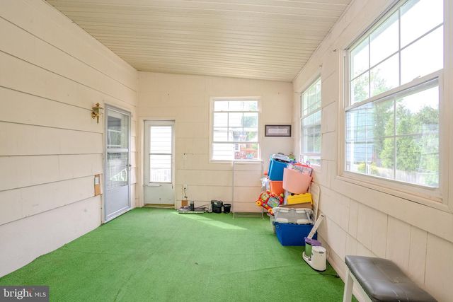 21 PENNINGTON, Colonia, NJ 07067
