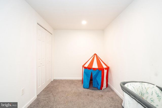 21 PENNINGTON, Colonia, NJ 07067