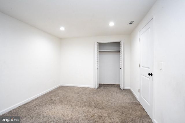 21 PENNINGTON, Colonia, NJ 07067