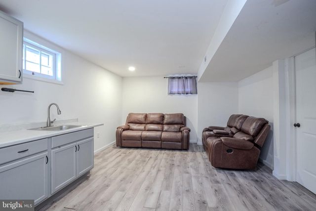21 PENNINGTON, Colonia, NJ 07067