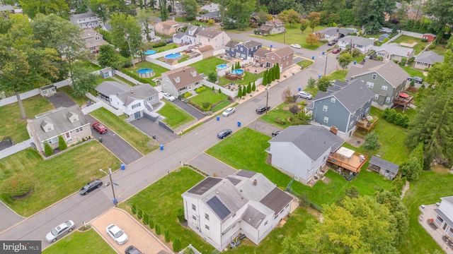 21 PENNINGTON, Colonia, NJ 07067