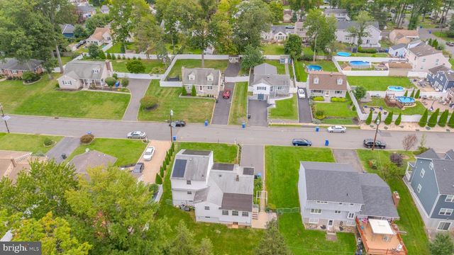 21 PENNINGTON, Colonia, NJ 07067