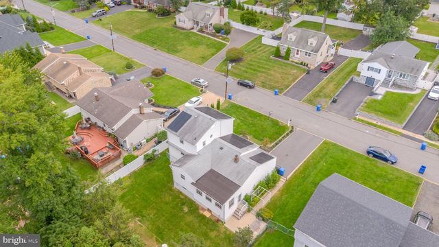 21 PENNINGTON, Colonia, NJ 07067