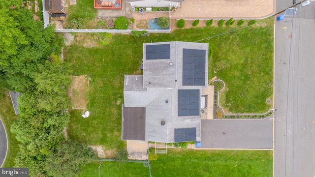 21 PENNINGTON, Colonia, NJ 07067