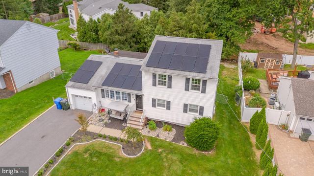 21 PENNINGTON, Colonia, NJ 07067