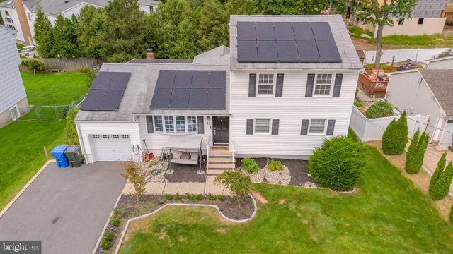 21 PENNINGTON, Colonia, NJ 07067