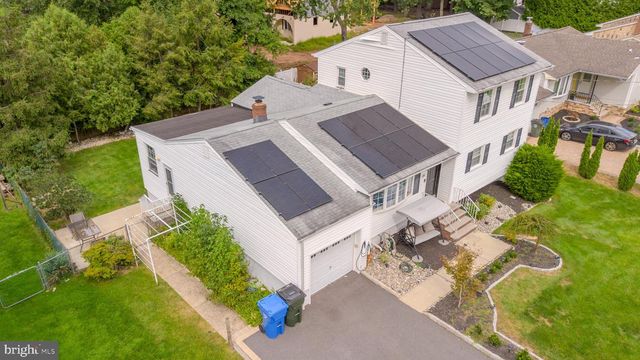 21 PENNINGTON, Colonia, NJ 07067